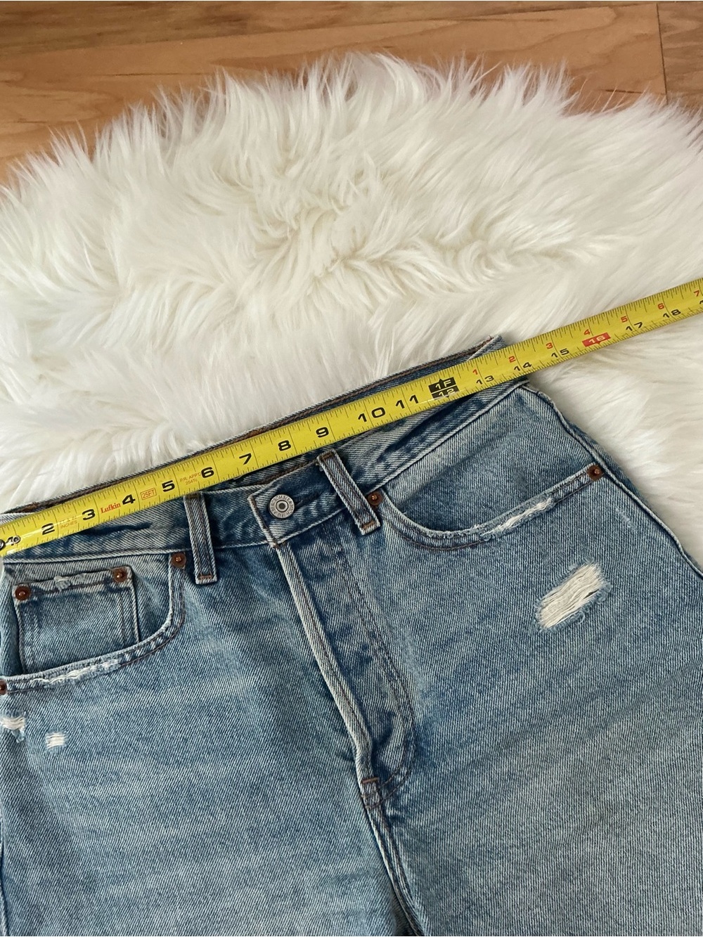Abercrombie & Fitch High Rise Distressed Denim 9” Bermuda Shorts Size 26 - Picture 3 of 5